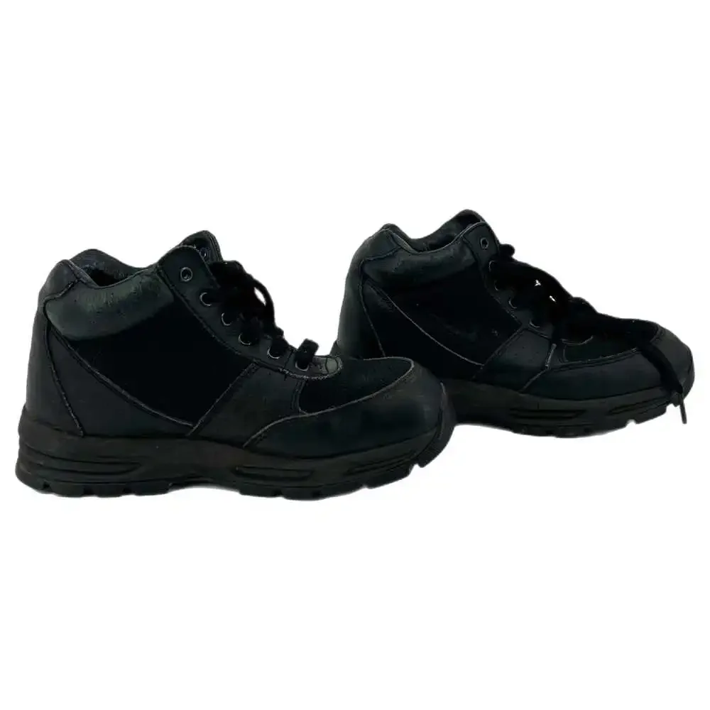 Nike Black Athletic Sneakers for Boys | Size 2.5B - Great for All Seasons